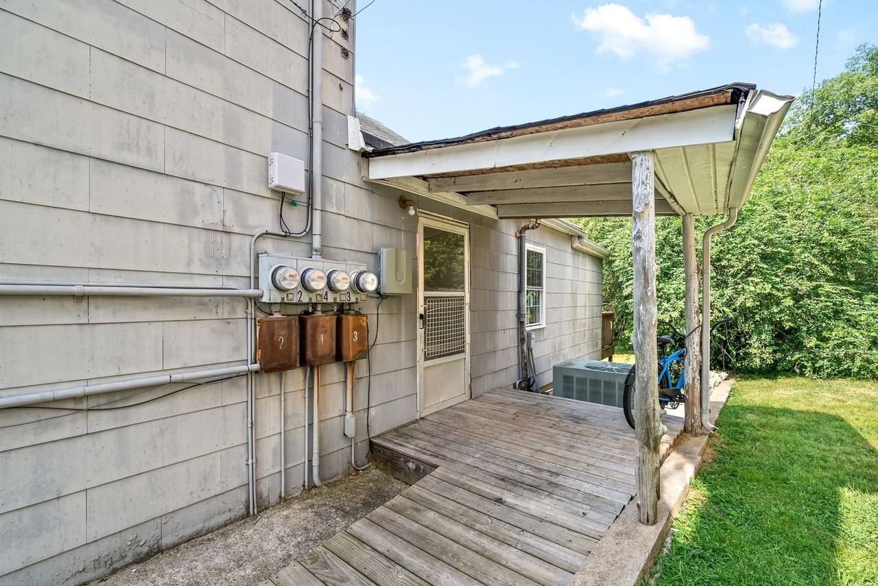 S 2nd St - 416 - Photo 3 of 26