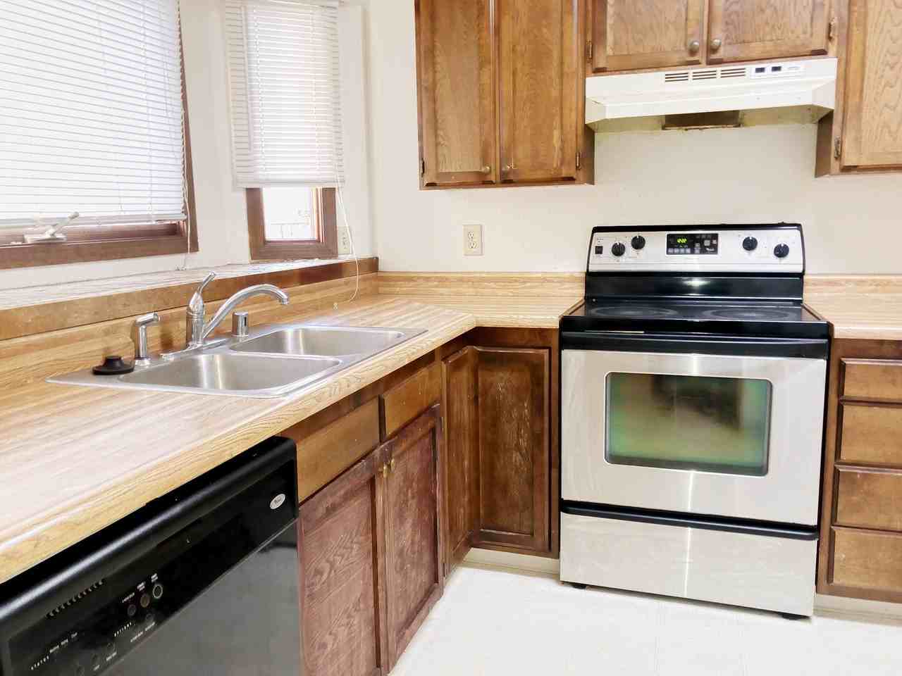 3309 Tarwater Street - Photo 3 of 35