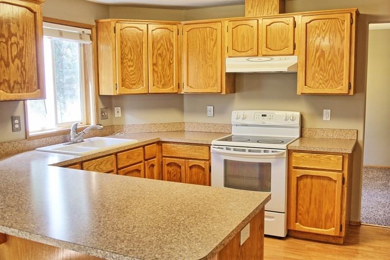 1602 Se 170th Ave - Photo 3 of 16