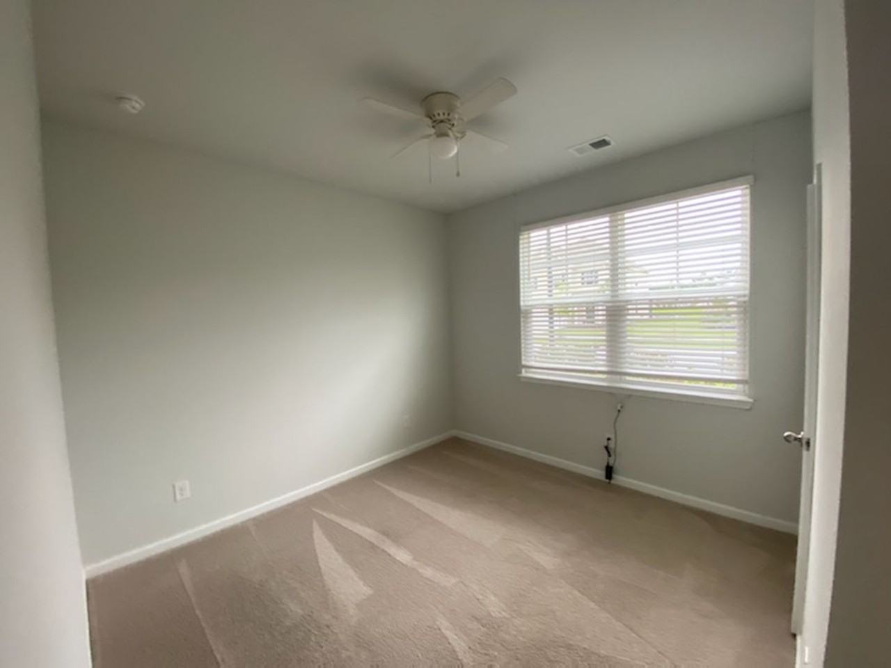 118 Greenwich Dr - Photo 3 of 17