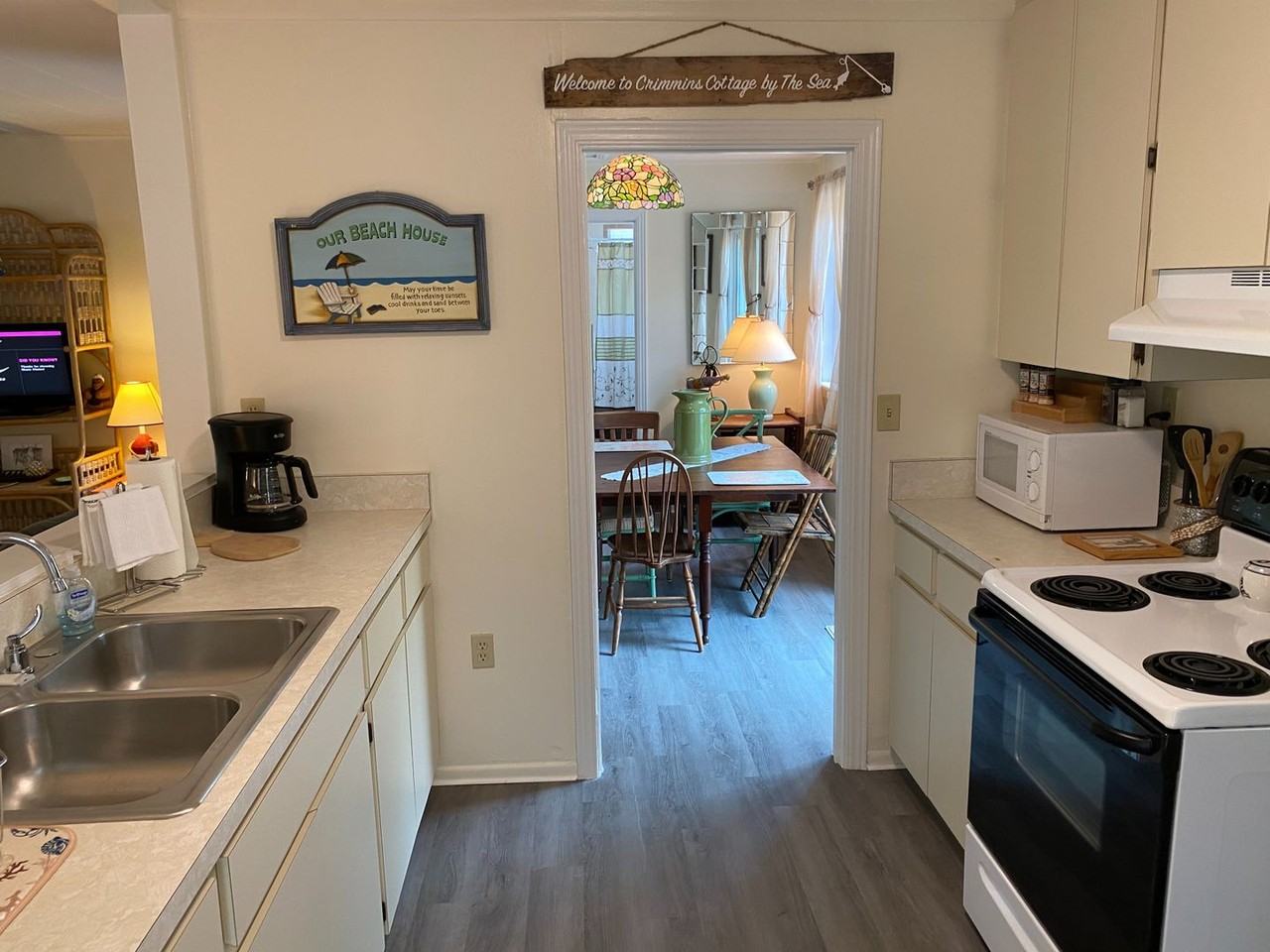 908 908 Albee Rd - Nokomis Beachy Bungalow - Photo 3 of 36