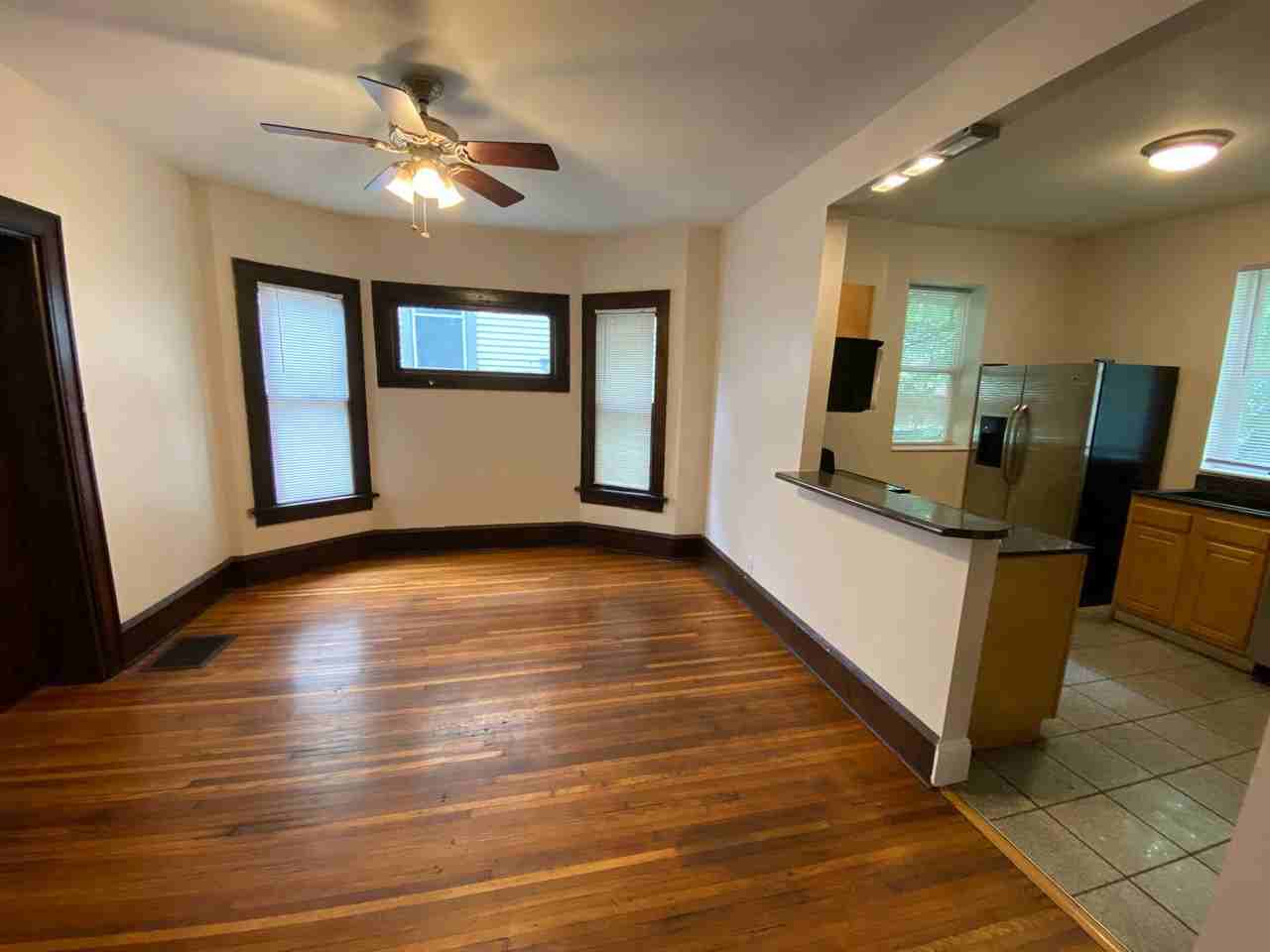 2257 Indianola Ave - Photo 5 of 23