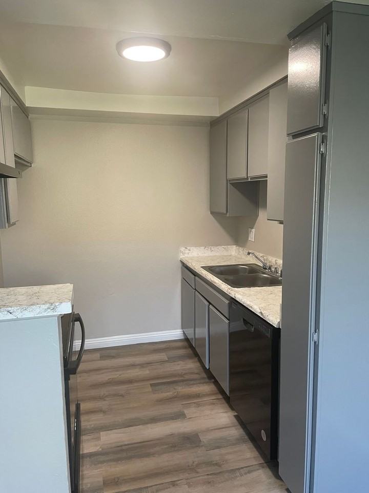 Mountain View Apartments - Photo 2 of 18