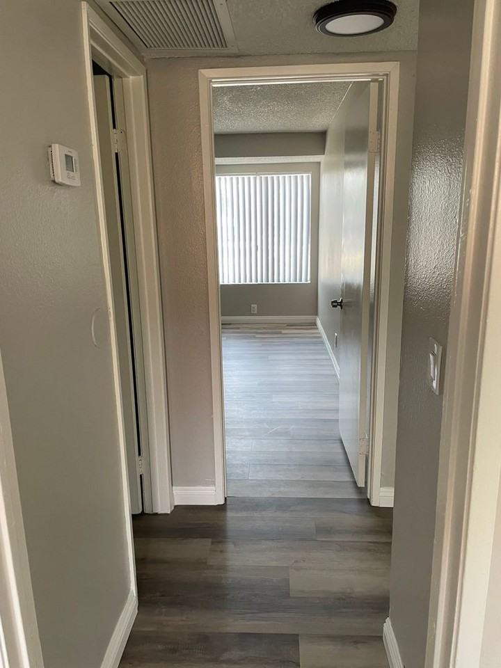 Mountain View Apartments - Photo 4 of 18