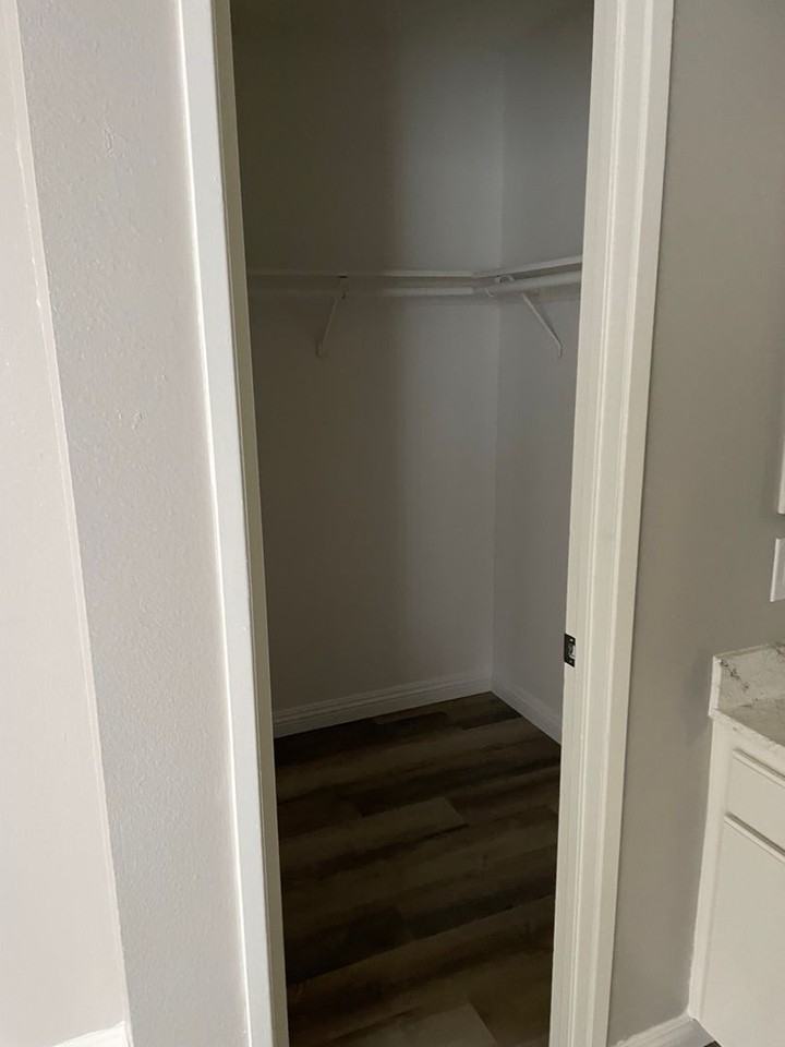 Mountain View Apartments - Photo 5 of 18