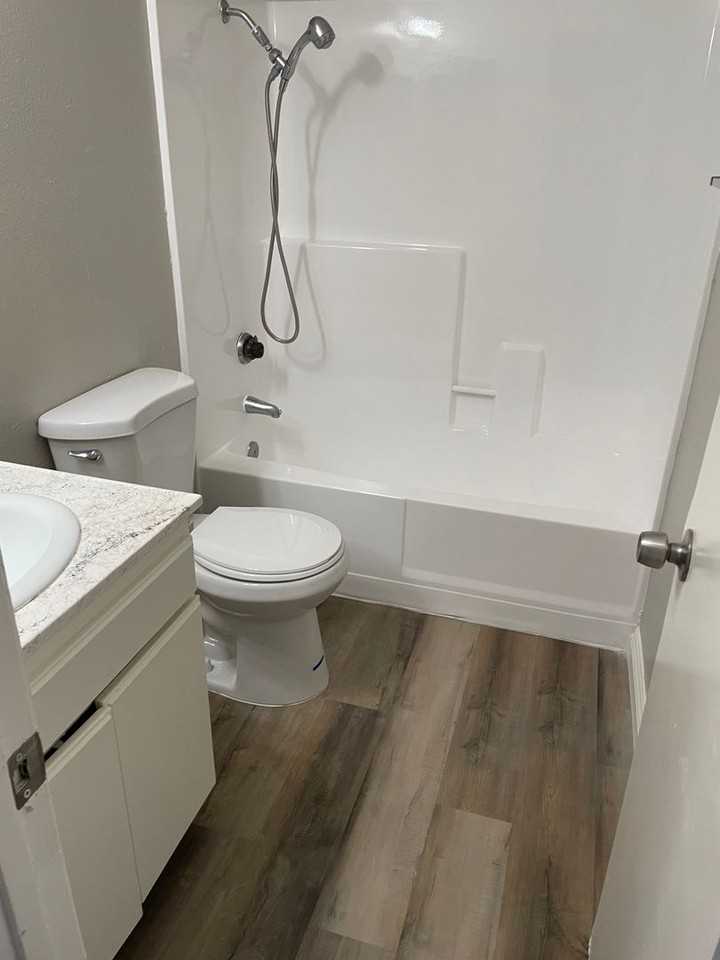 Mountain View Apartments - Photo 7 of 18
