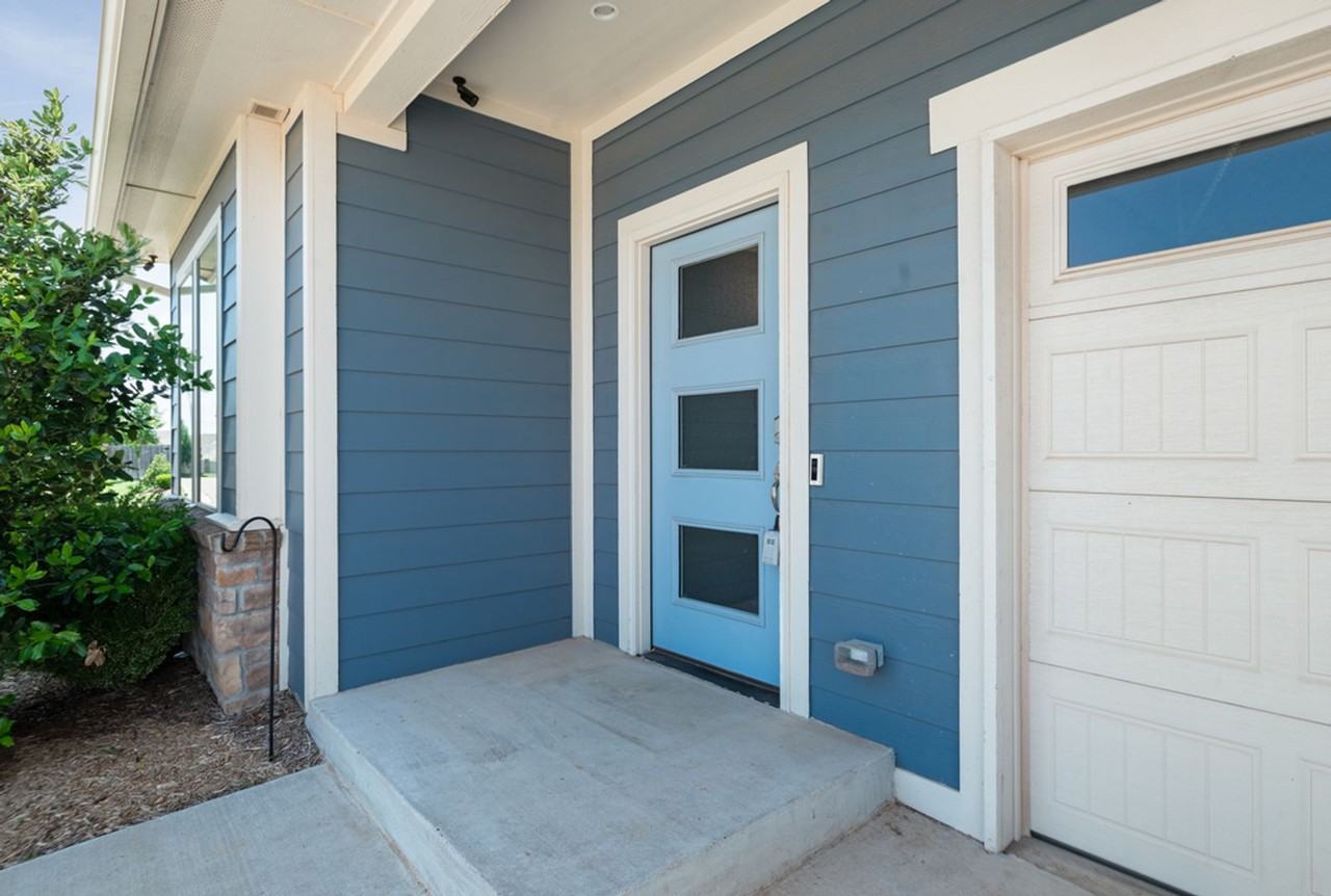 11408 Nw 104th St - Photo 2 of 31