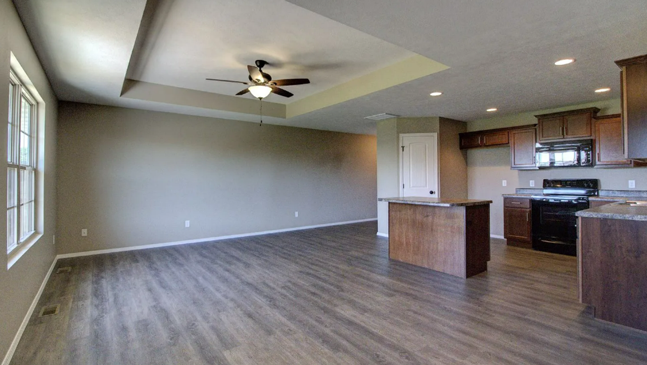 496 W Grace St - Photo 2 of 14