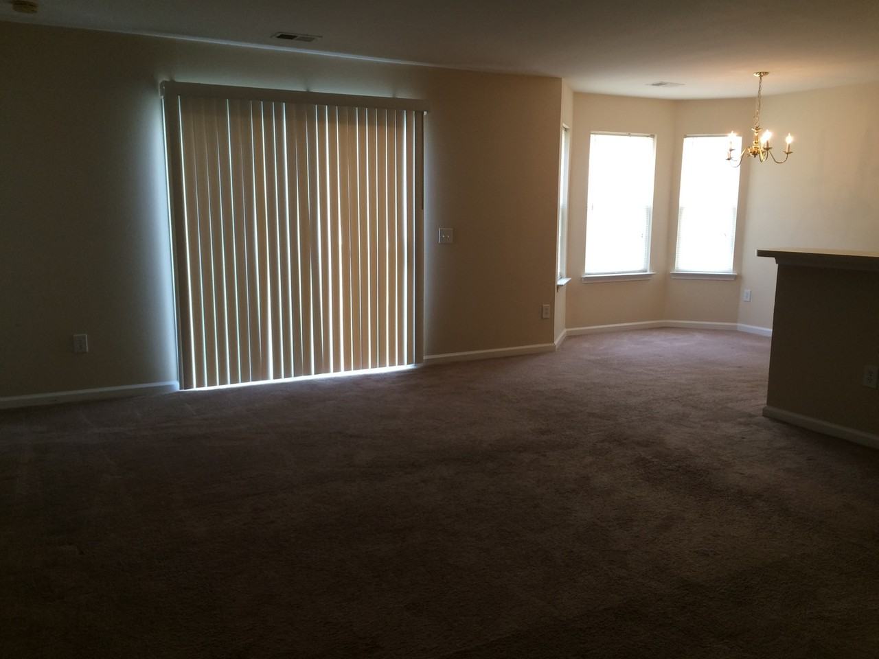 2525 Whetstone Ln - Photo 4 of 11