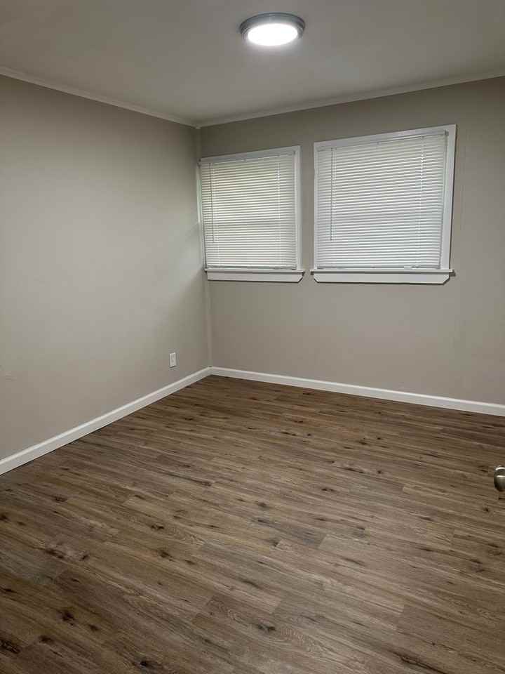 6265 Tyndall Dr - Photo 5 of 17