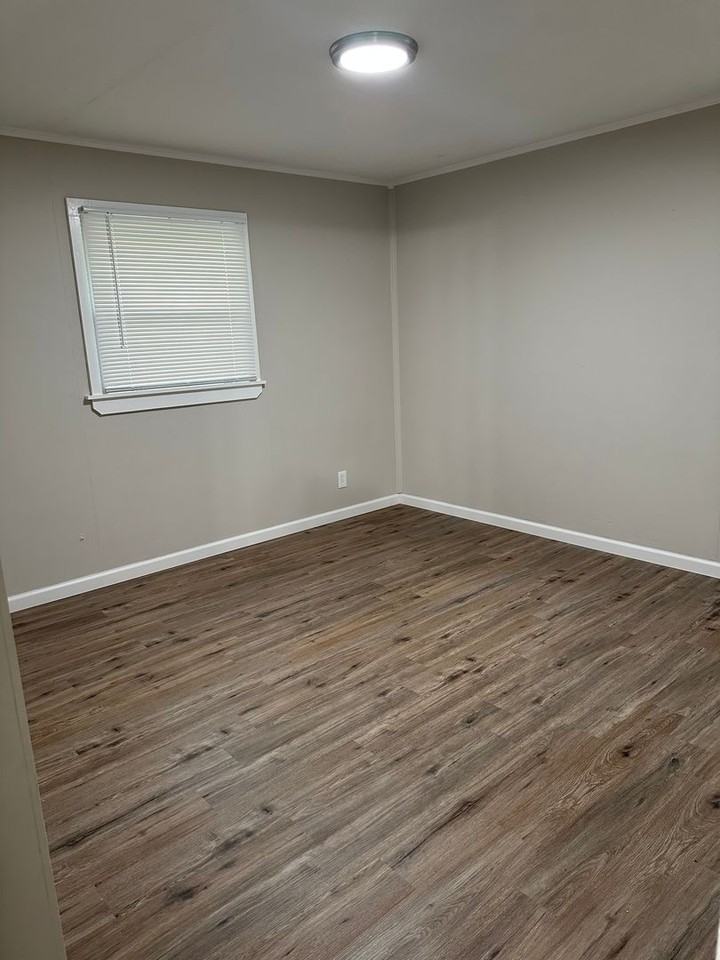 6265 Tyndall Dr - Photo 7 of 17