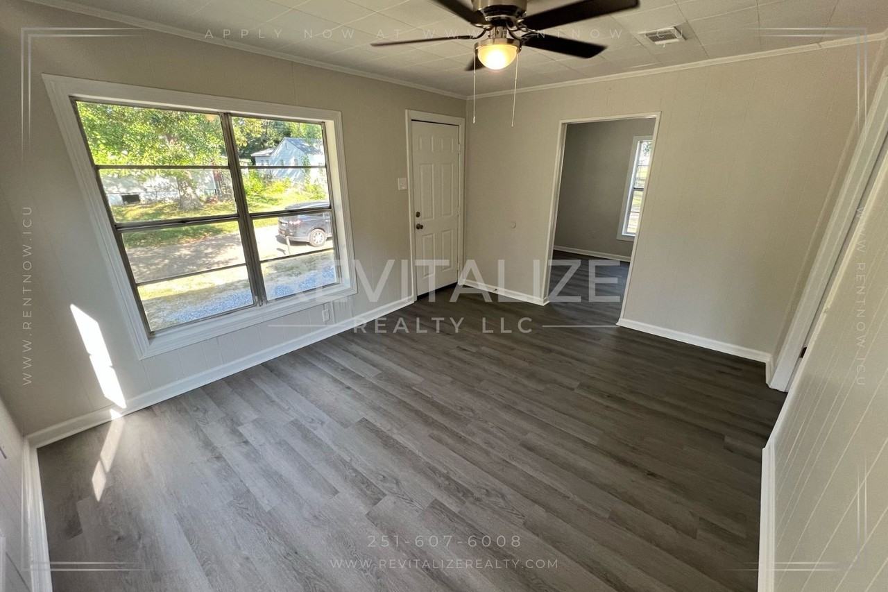 302 Grand Blvd - Photo 3 of 16