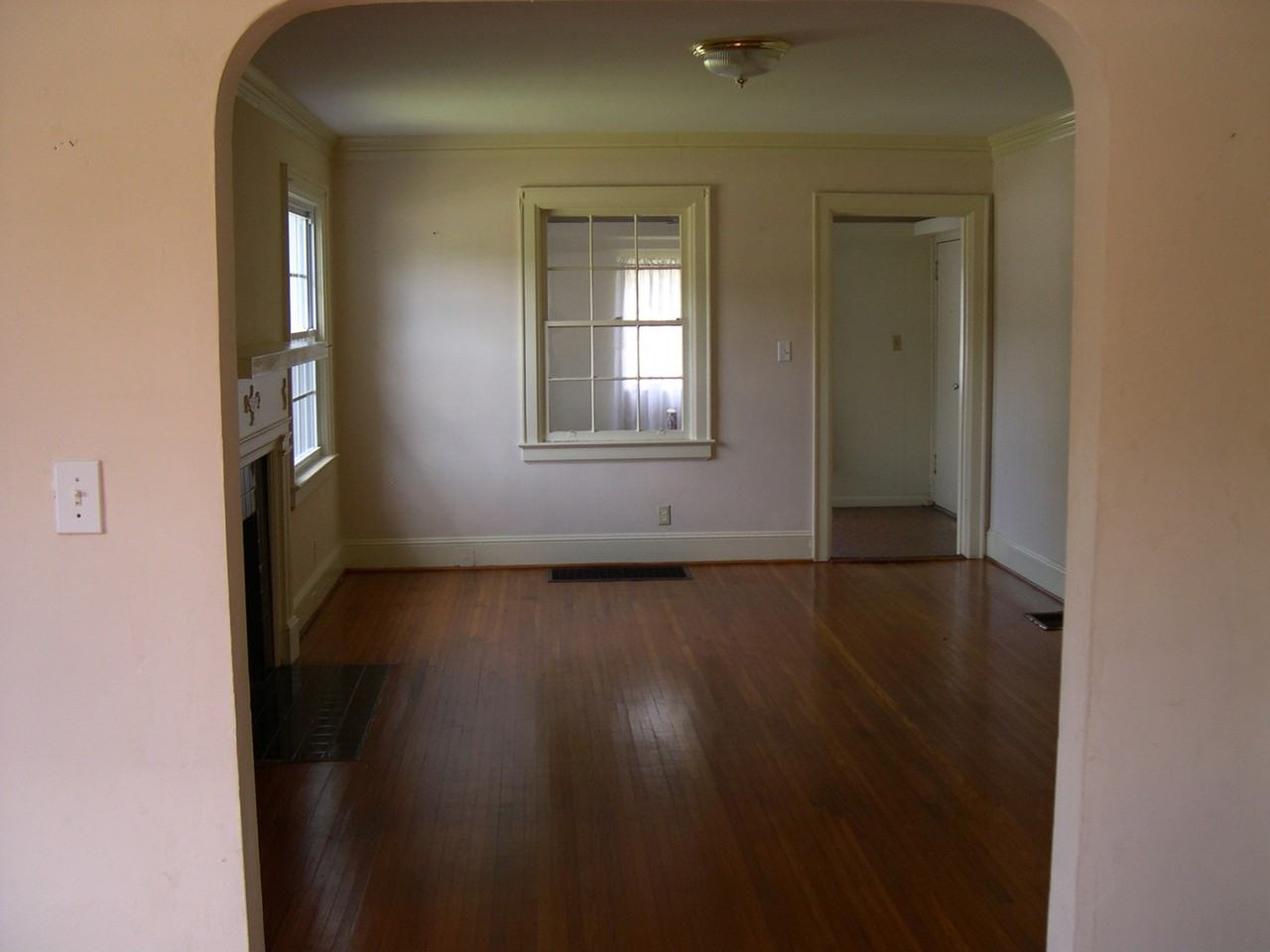 1826 Central Ave - Photo 4 of 11