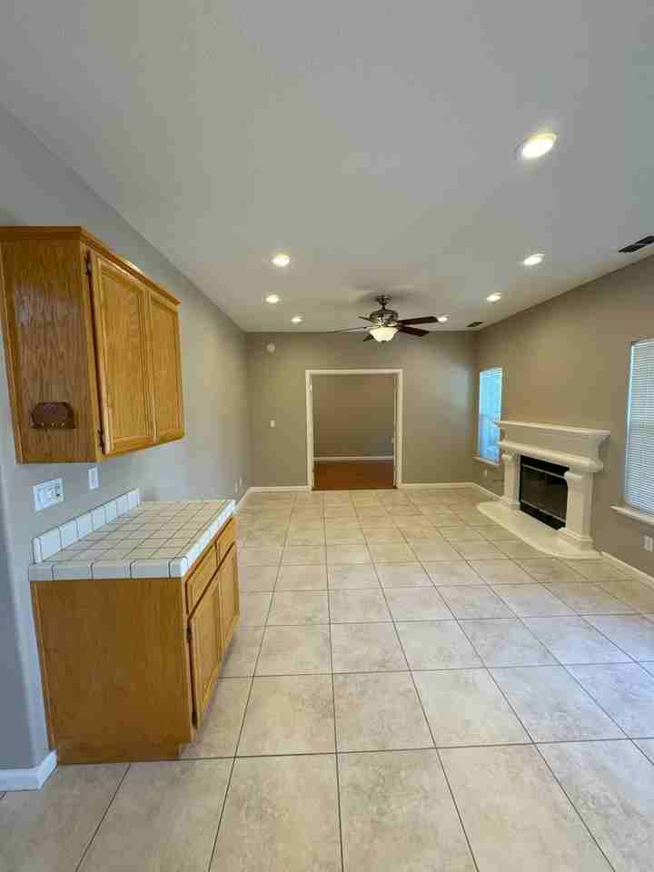 4904 Brittany Ct - Photo 5 of 16