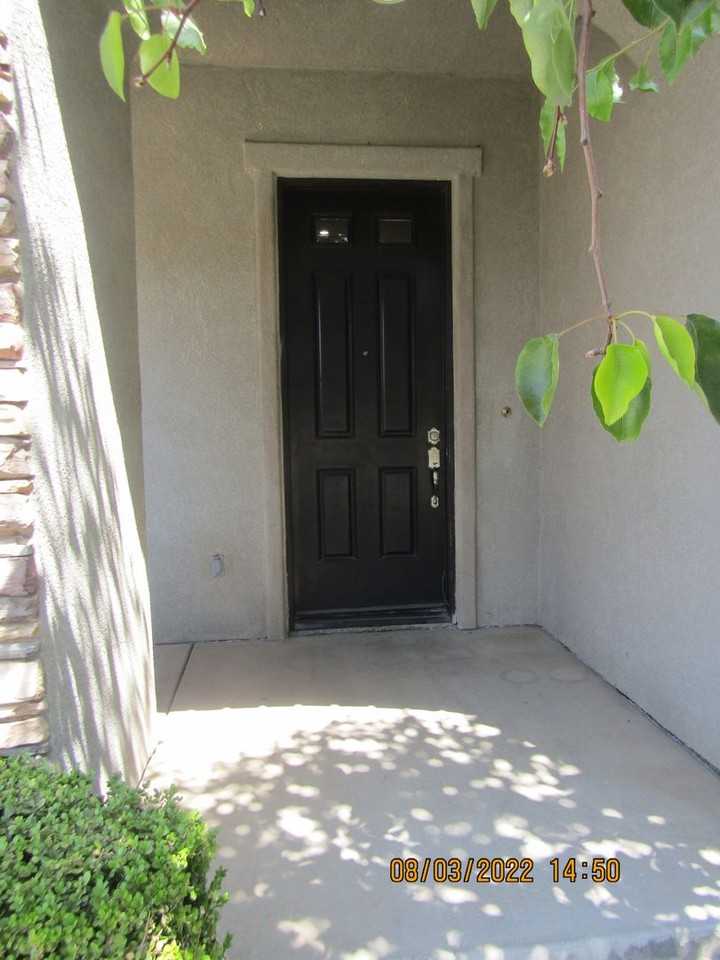 2434 Elliott St - Photo 3 of 46