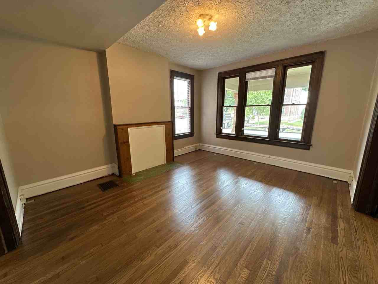 351 E 15th Ave - Photo 3 of 20