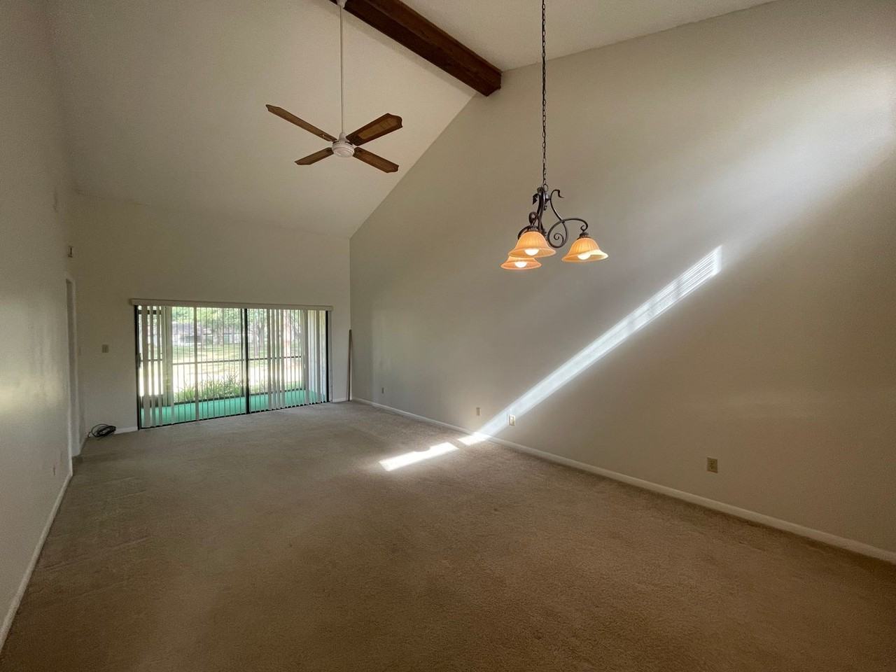 477 Meadowood Blvd - Photo 3 of 13