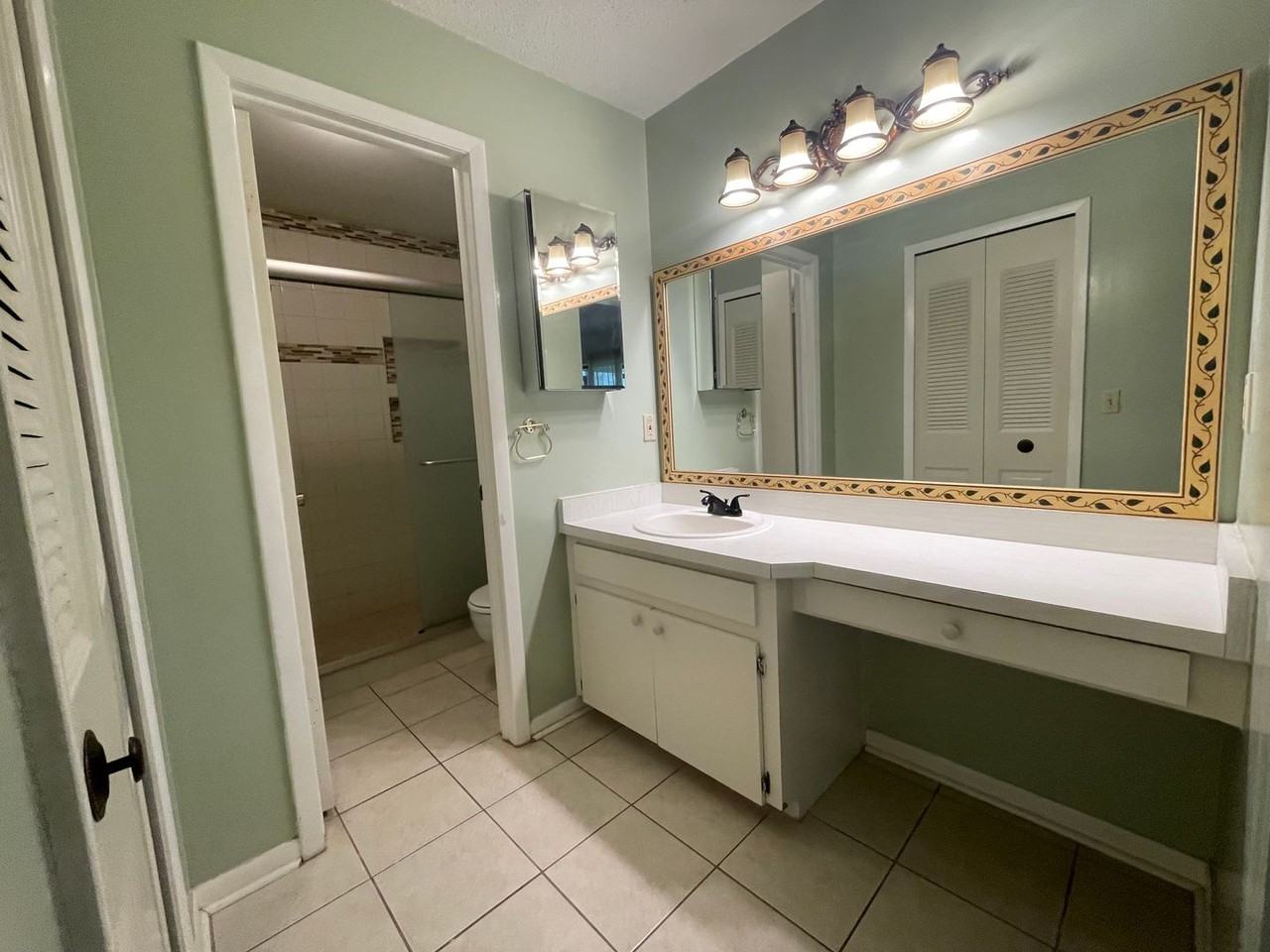 477 Meadowood Blvd - Photo 2 of 13