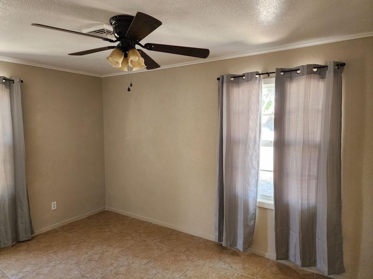 1515 T St - Photo 2 of 22