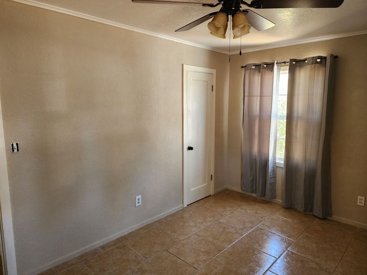 1515 T St - Photo 3 of 22