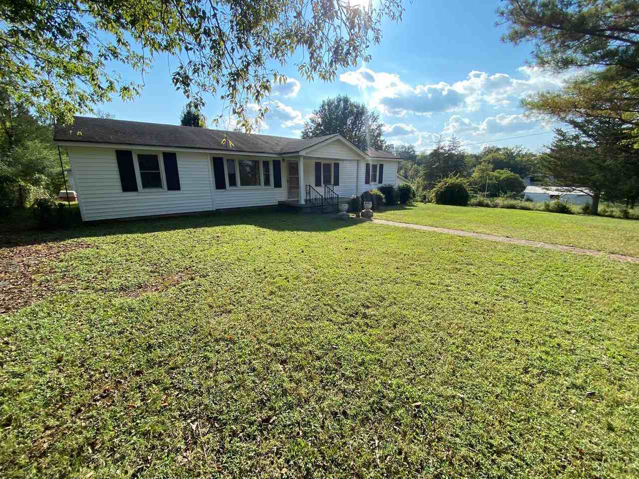 1544 Gilmore Hill Rd - Photo 2 of 16