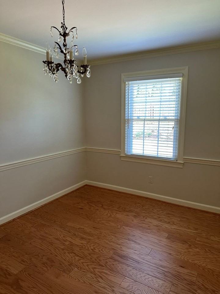 2632 Grosvenor Pl - Photo 4 of 11