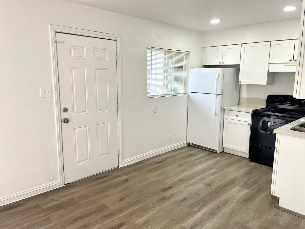 3351 Brussels St - Photo 3 of 19