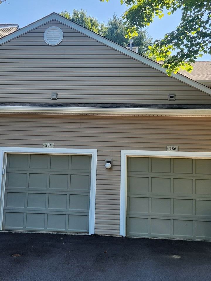 286 Stanton Ct - Photo 3 of 34