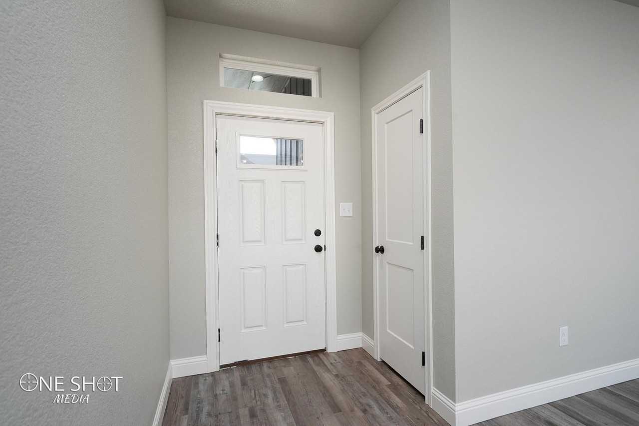 1728 Bandolero Rd - Photo 4 of 35