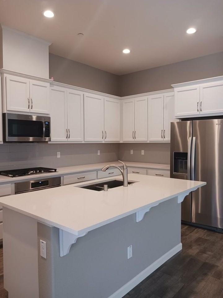 440 Dnieper River Way - Photo 3 of 28