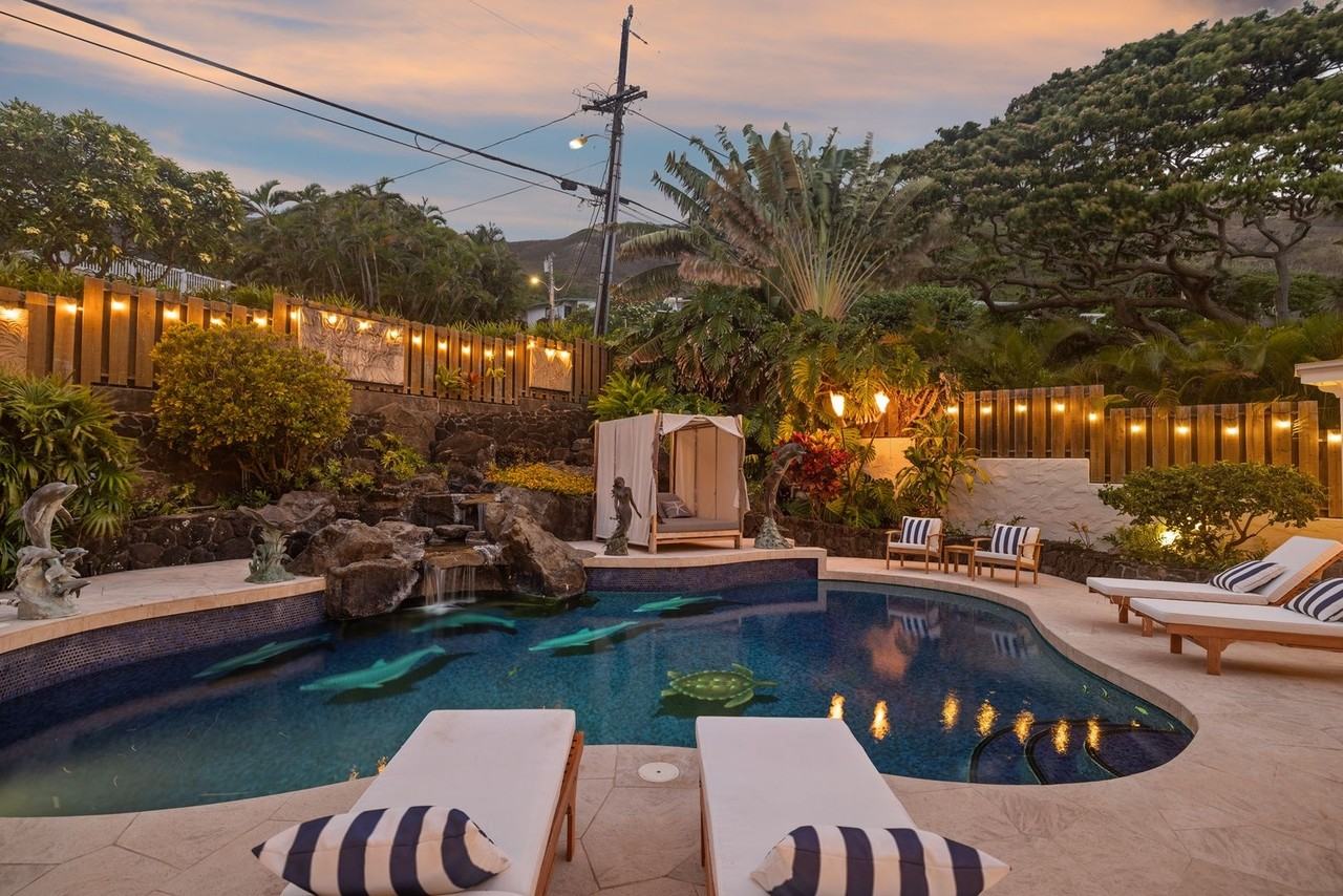 326 Lanipo Dr - Photo 3 of 50