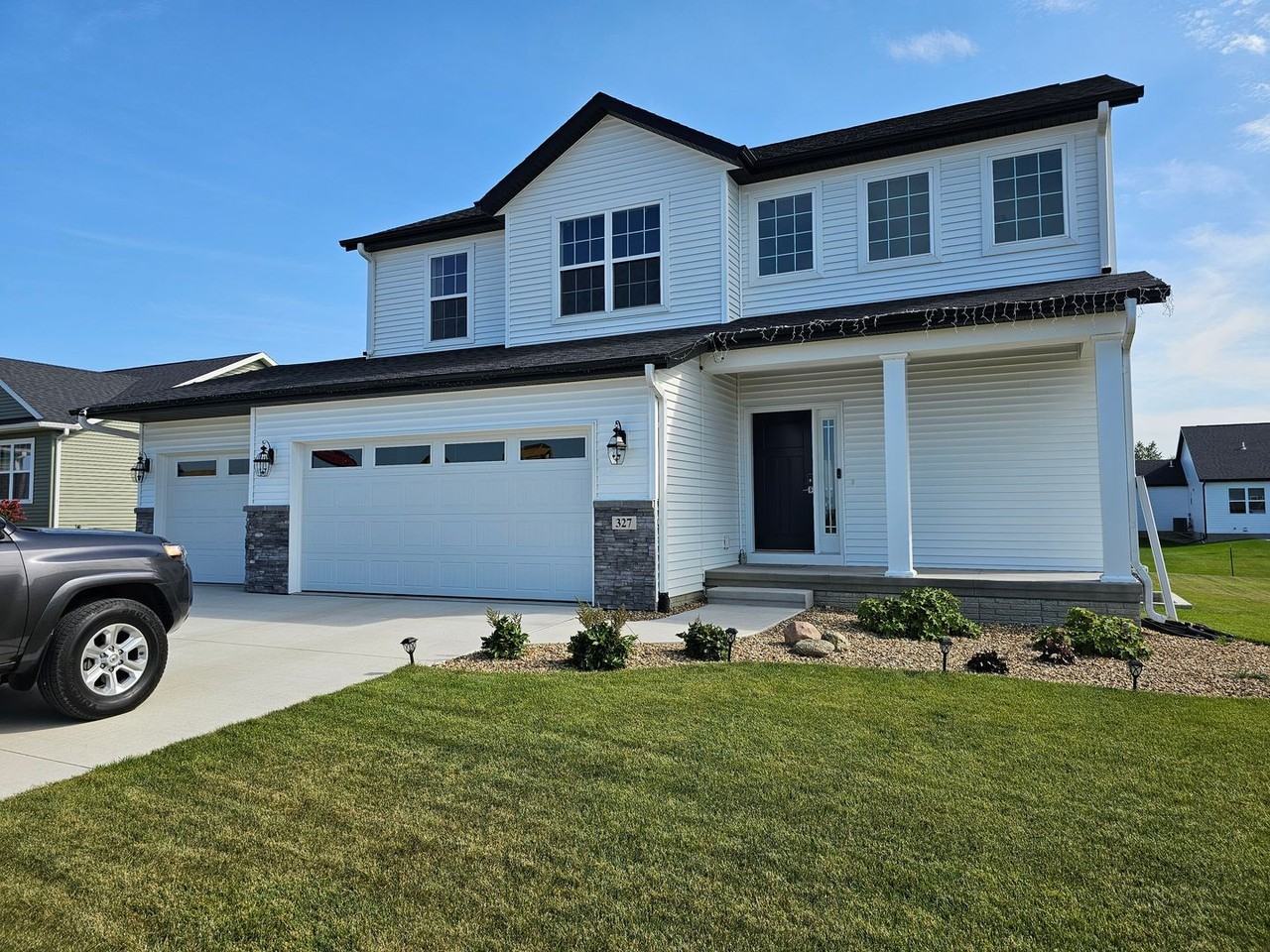 327 Meadows Field Dr Ne - Photo 2 of 22