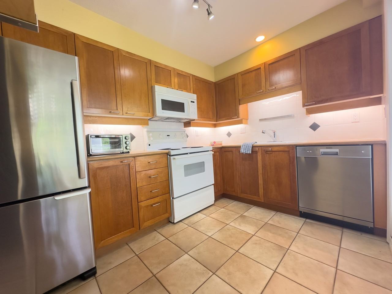 2575 4th Ave W #202 - Photo 7 of 23