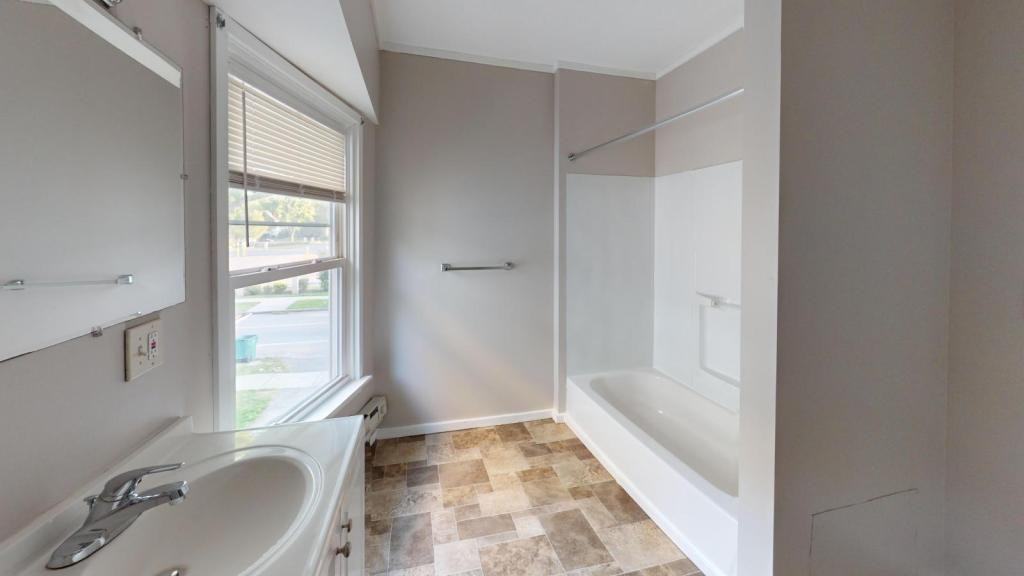116 Ridgeway Ave - Photo 2 of 8