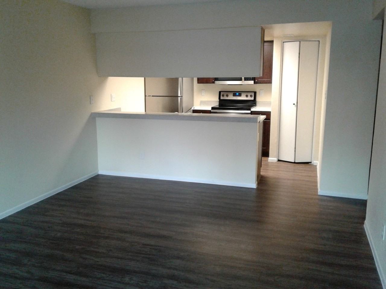 Desert Springs Apartments - Photo 2 of 16