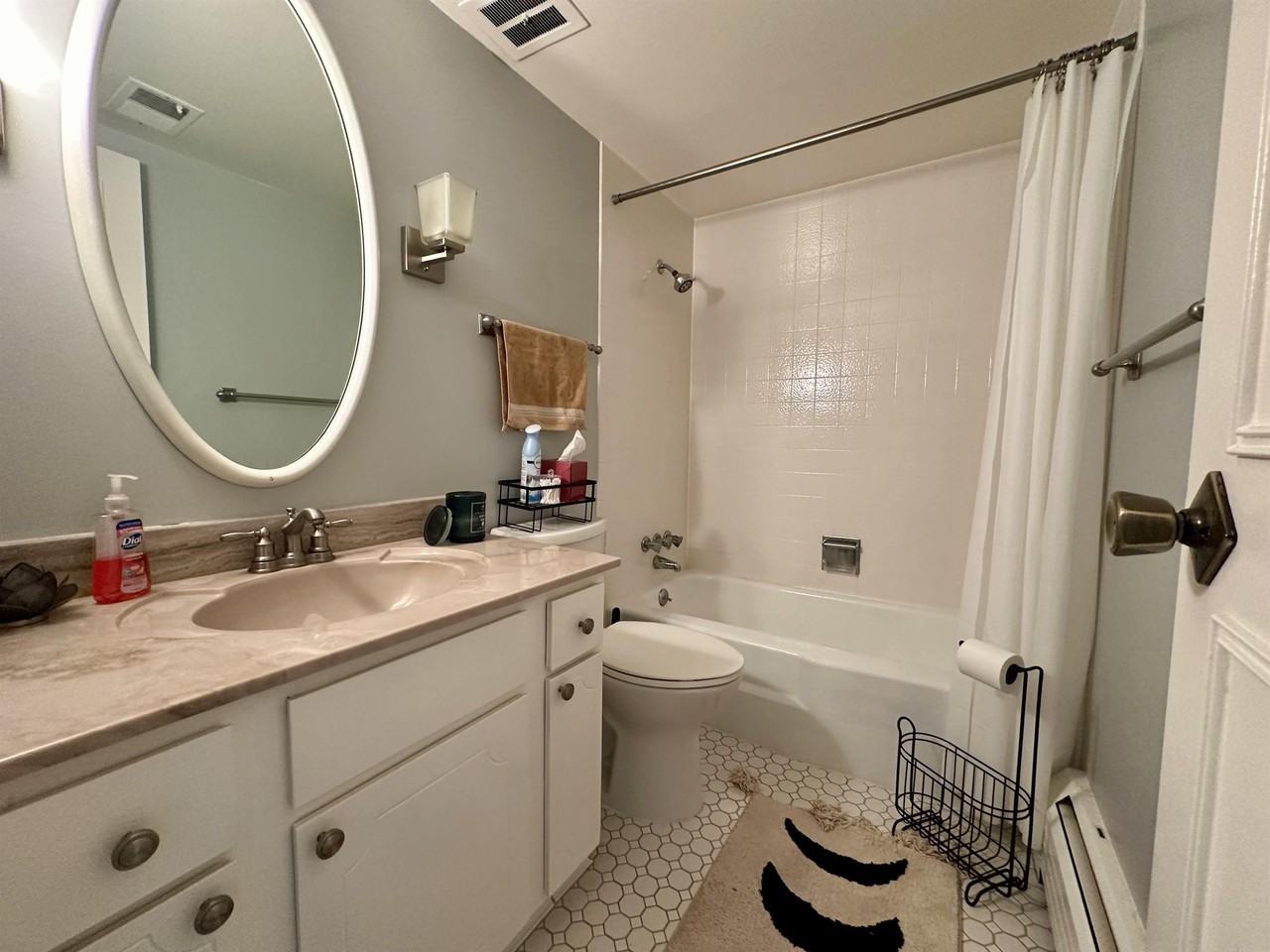3511 S Hillcrest Dr #1 - Photo 3 of 36