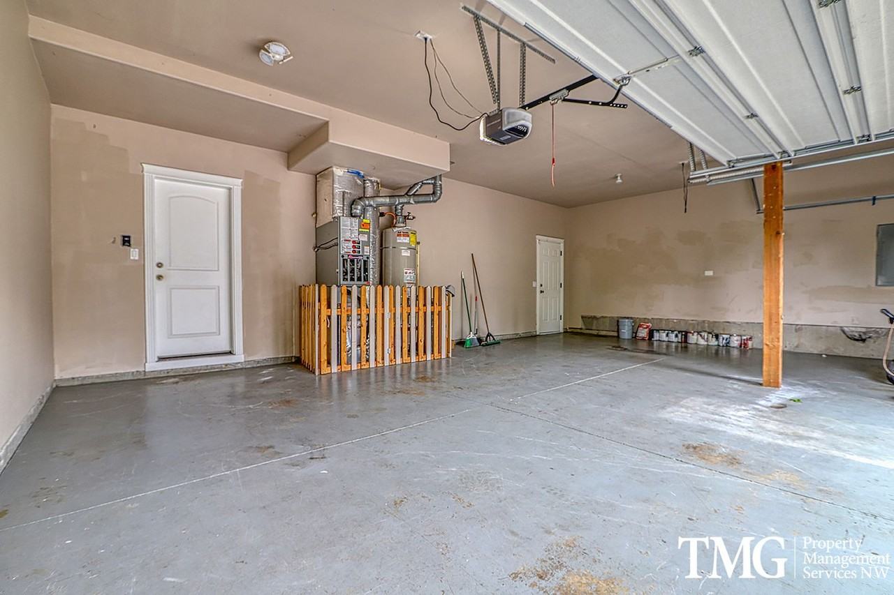 13901 Se Eastridge St - Photo 2 of 41