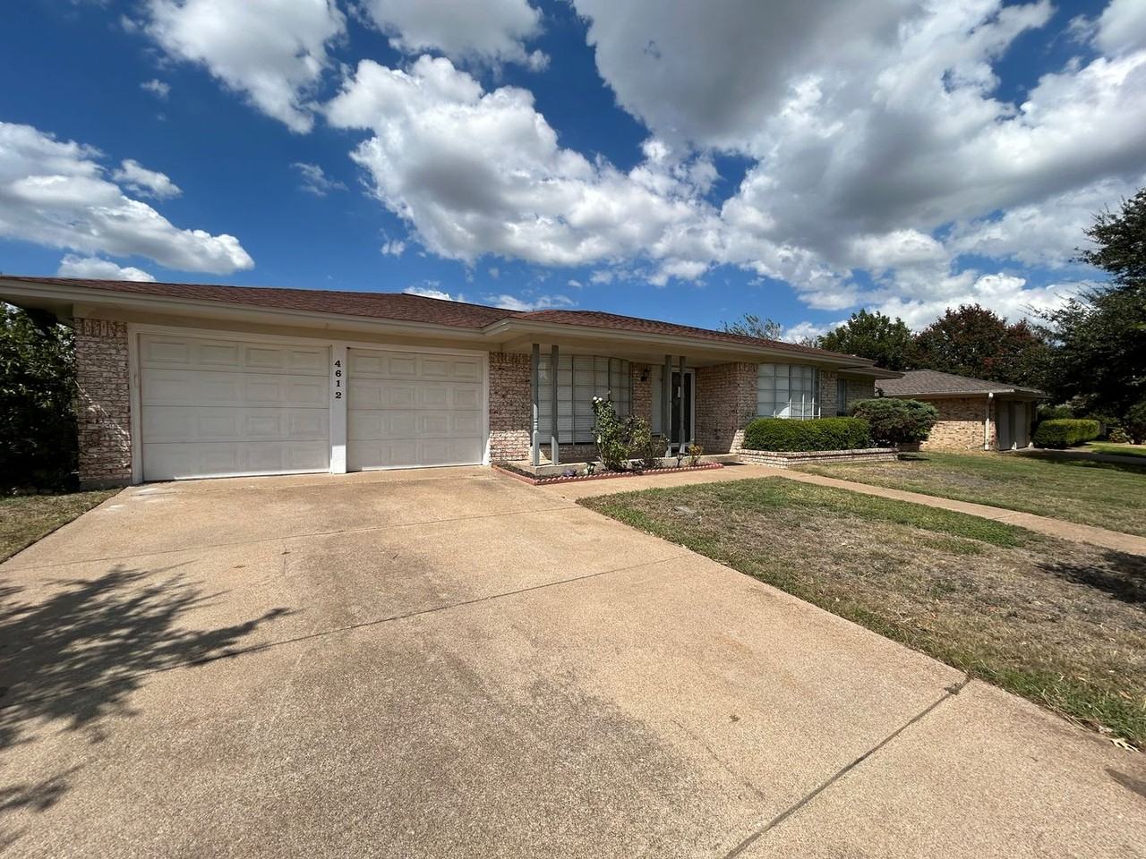 4612 Saldana Dr - Photo 3 of 41