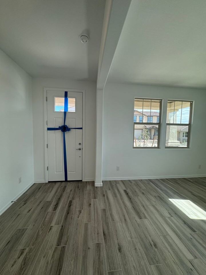 4340 W Bradshaw Creek Ln - Photo 5 of 19