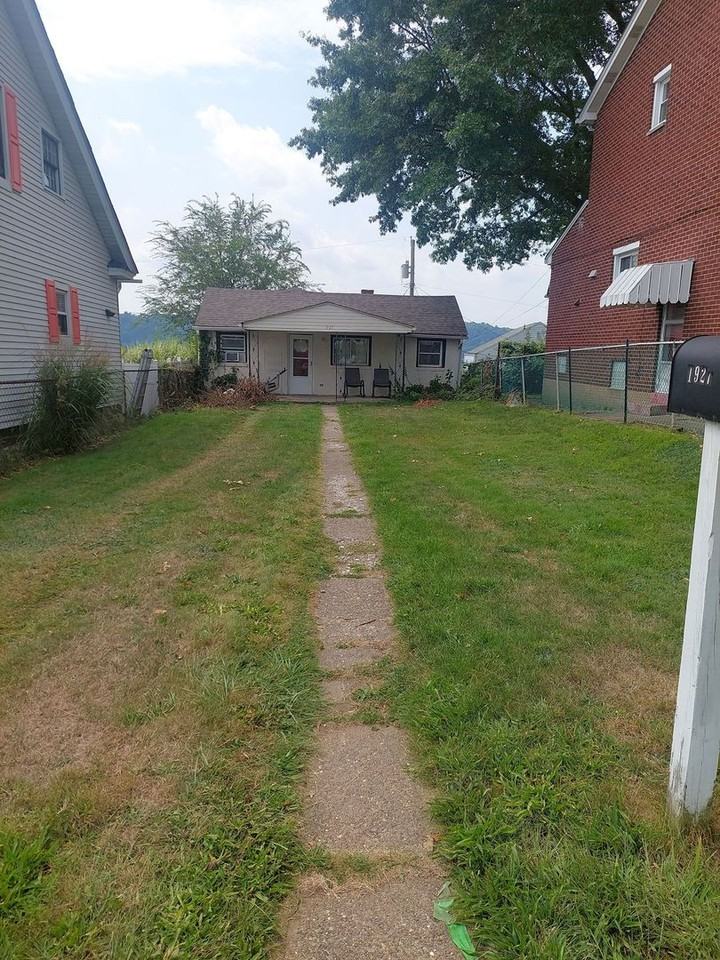 1927 Alcoa Dr - Photo 2 of 11