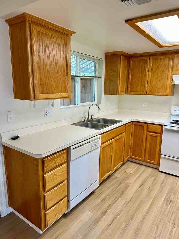 837 Morse Ave Sw - Photo 2 of 18