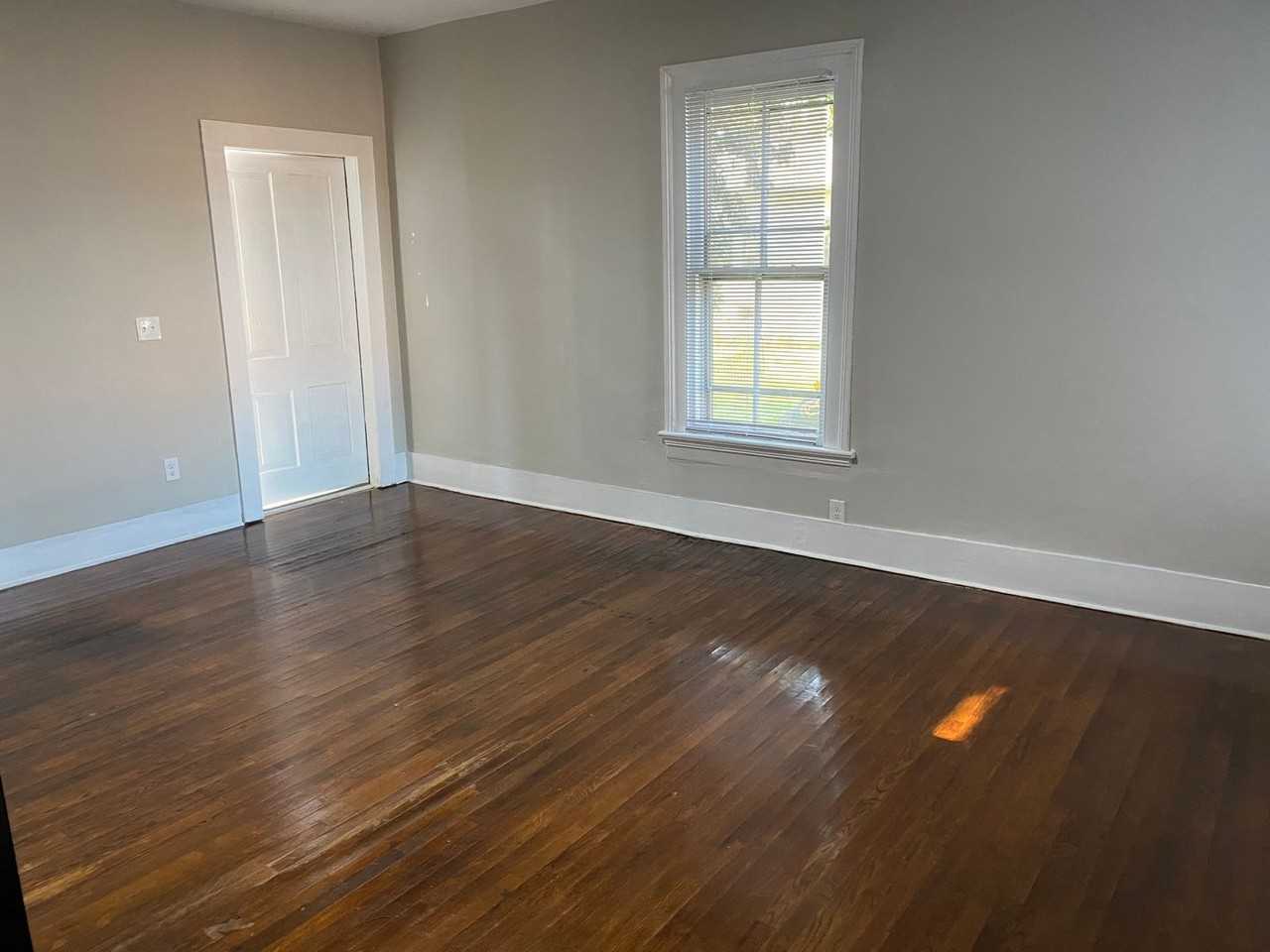 204 S. Bragg St. - Photo 3 of 9