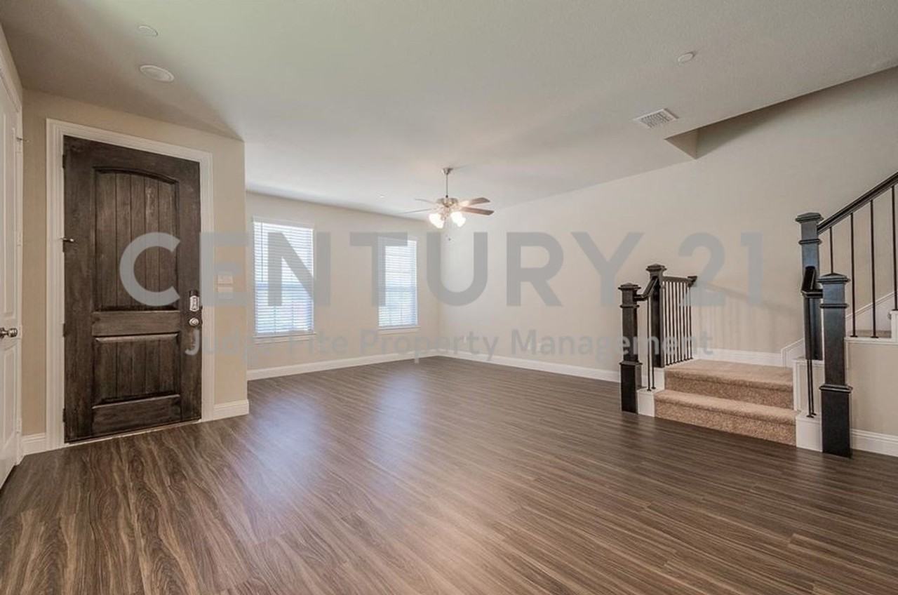 4720 Piedras Lanzar Dr - Photo 3 of 19