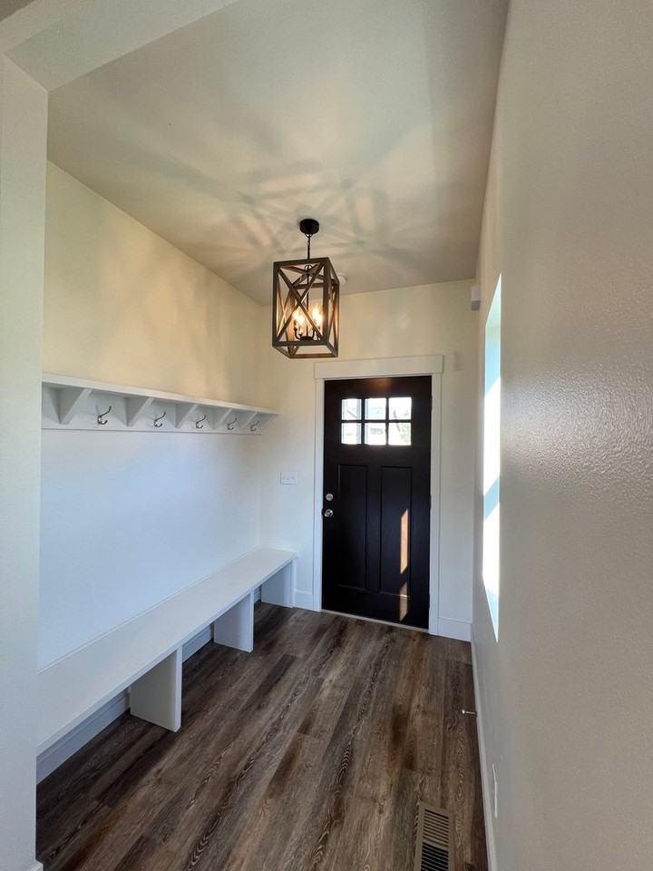 1119 N Vernon Ct - Photo 3 of 19