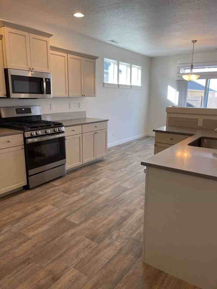 2483 Nw Jackpine Ln - Photo 5 of 22