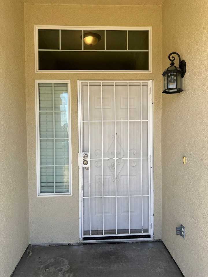 2029 Pisa Cir - Photo 2 of 26