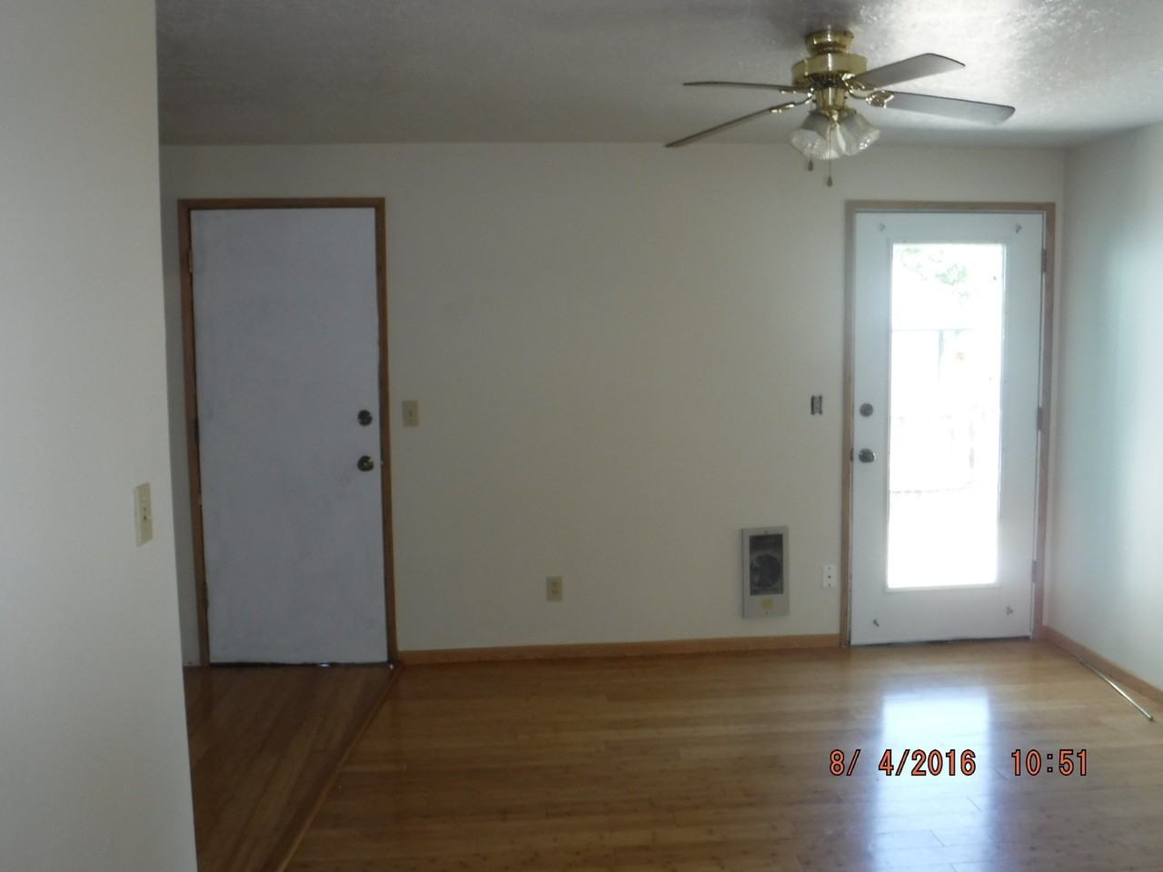 1021 25th St - Photo 3 of 8