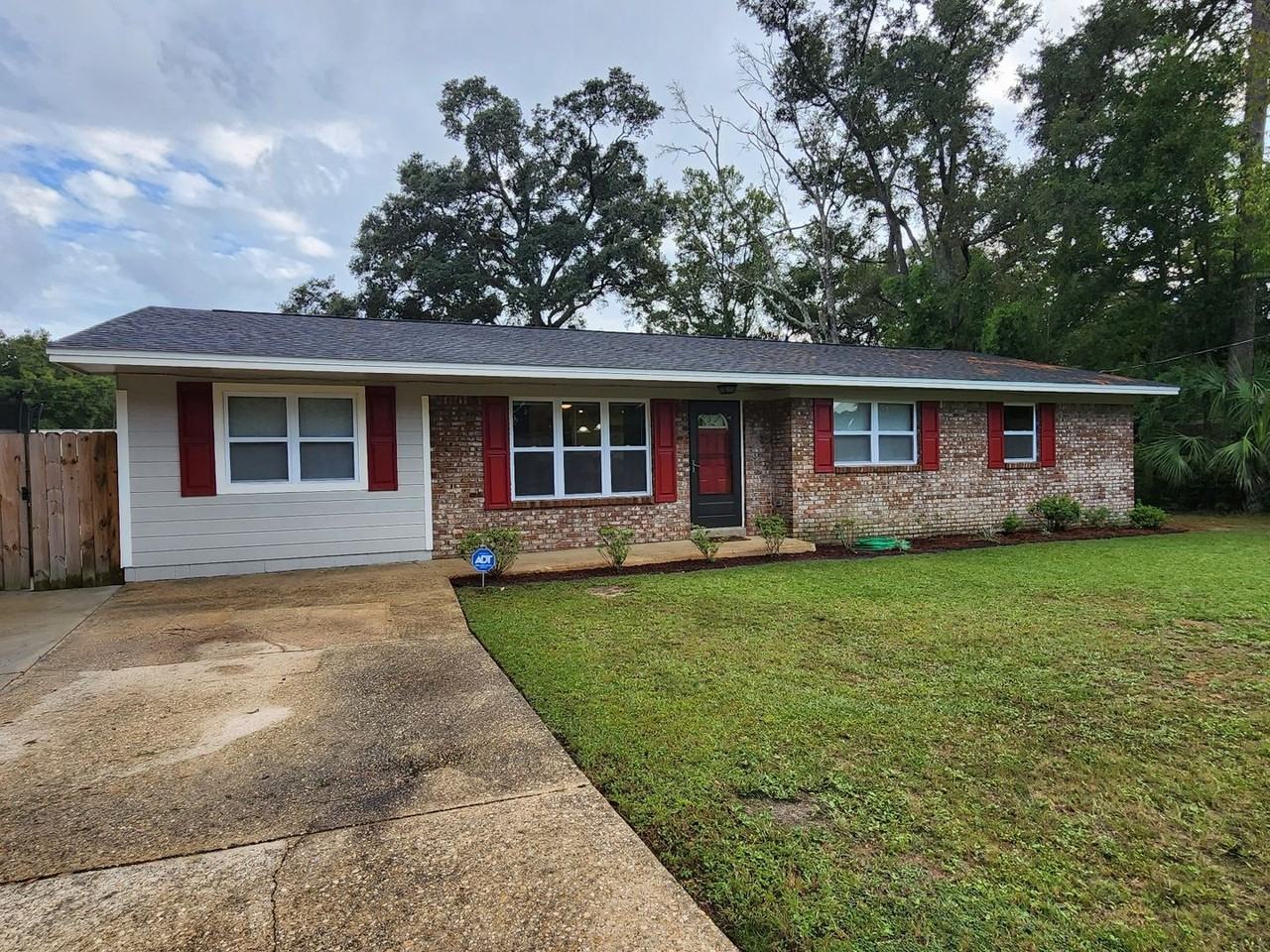 2315 Reva Cir - Photo 3 of 42