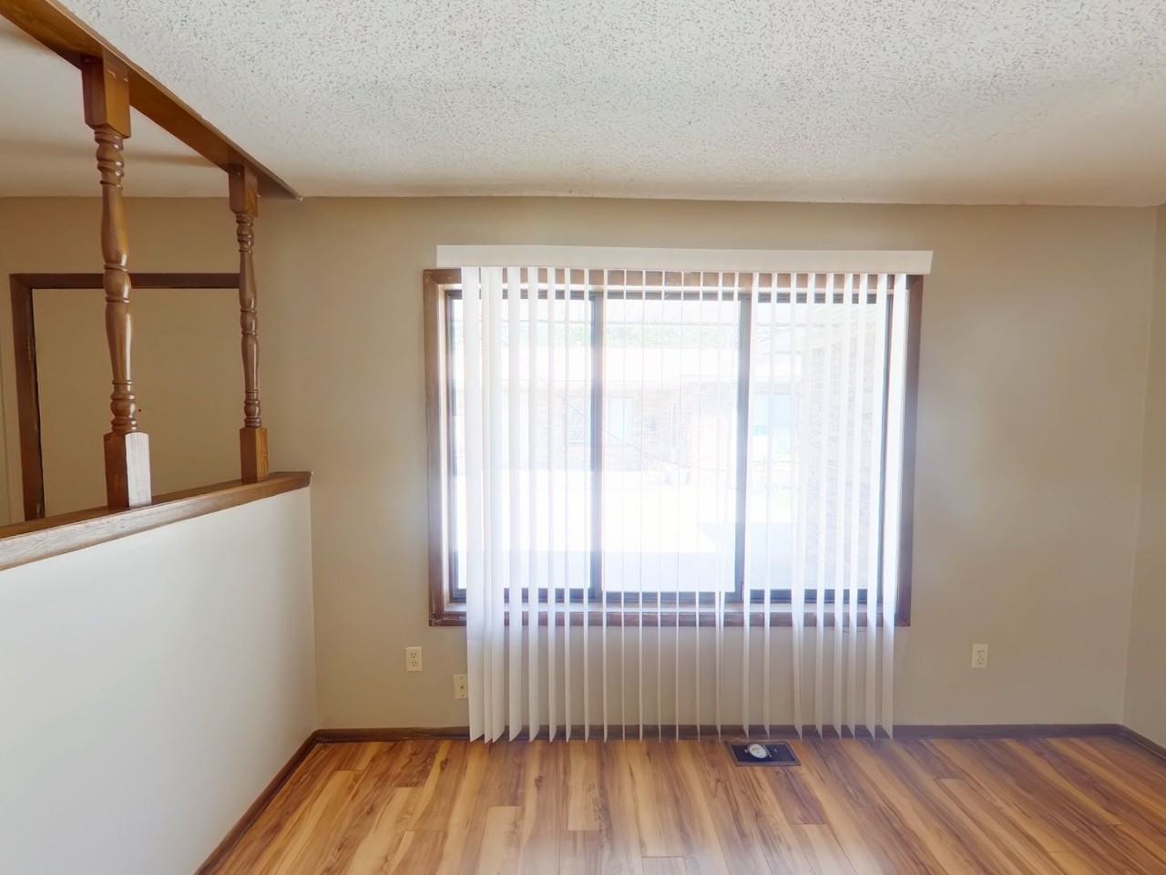614 N Richmond Ave - Photo 2 of 18