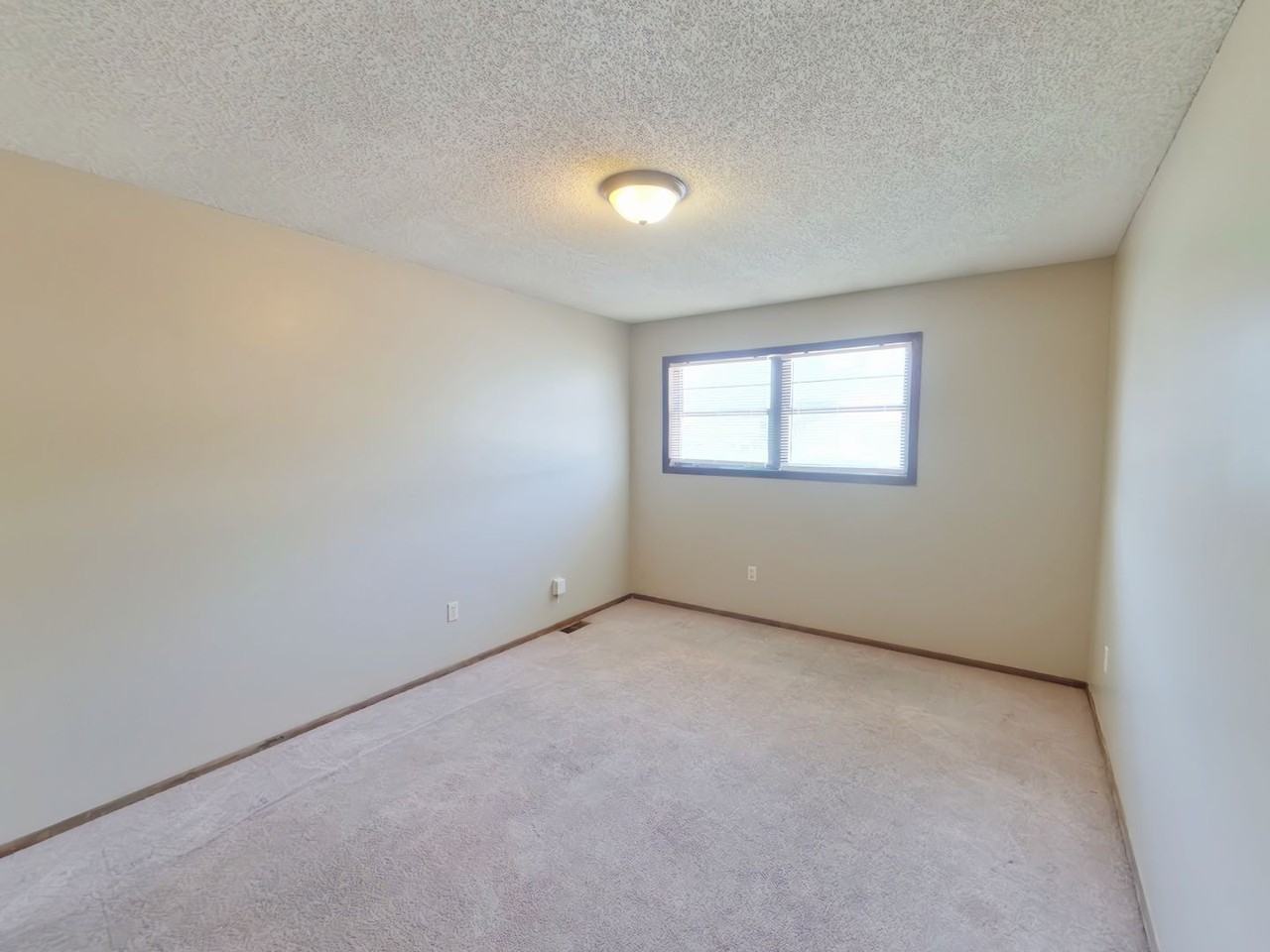 614 N Richmond Ave - Photo 4 of 18